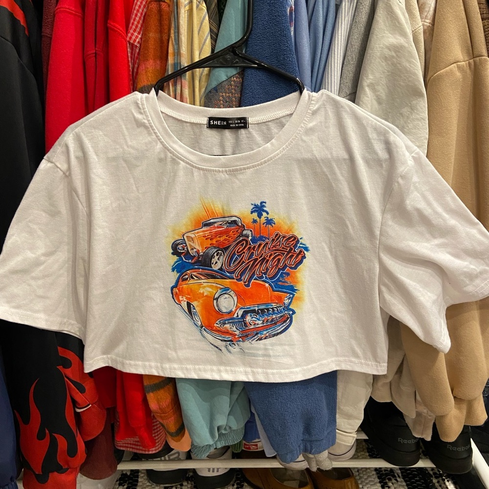 SHEIN Drop Shoulder Letter Graphic Crop Tee
